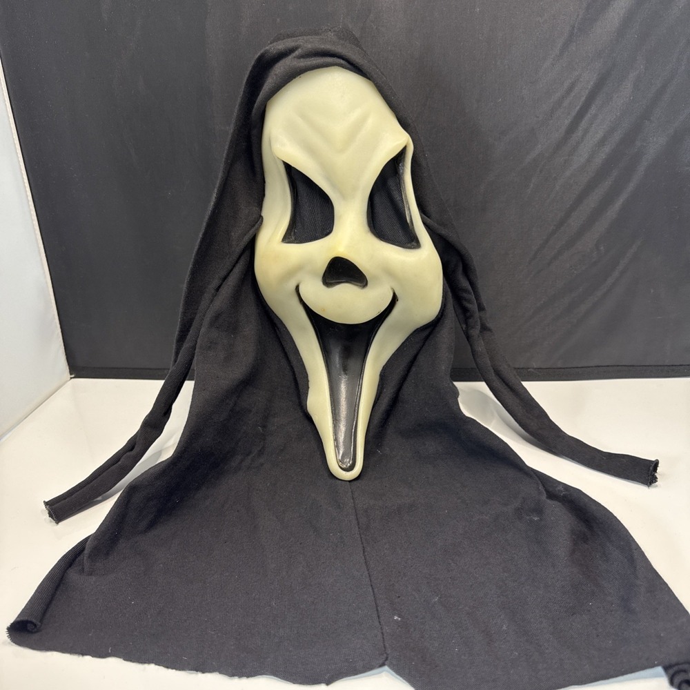 Scream! Grin Mask Glow in Dark Vtg 90's Fun World Div Ghost face Rare Pointy Eye